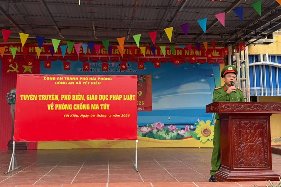 Công an xã Yết Kiêu tuyên truyền phòng, chống ma túy tới hơn 400 giáo viên, học sinh Trường THCS Gia Hòa